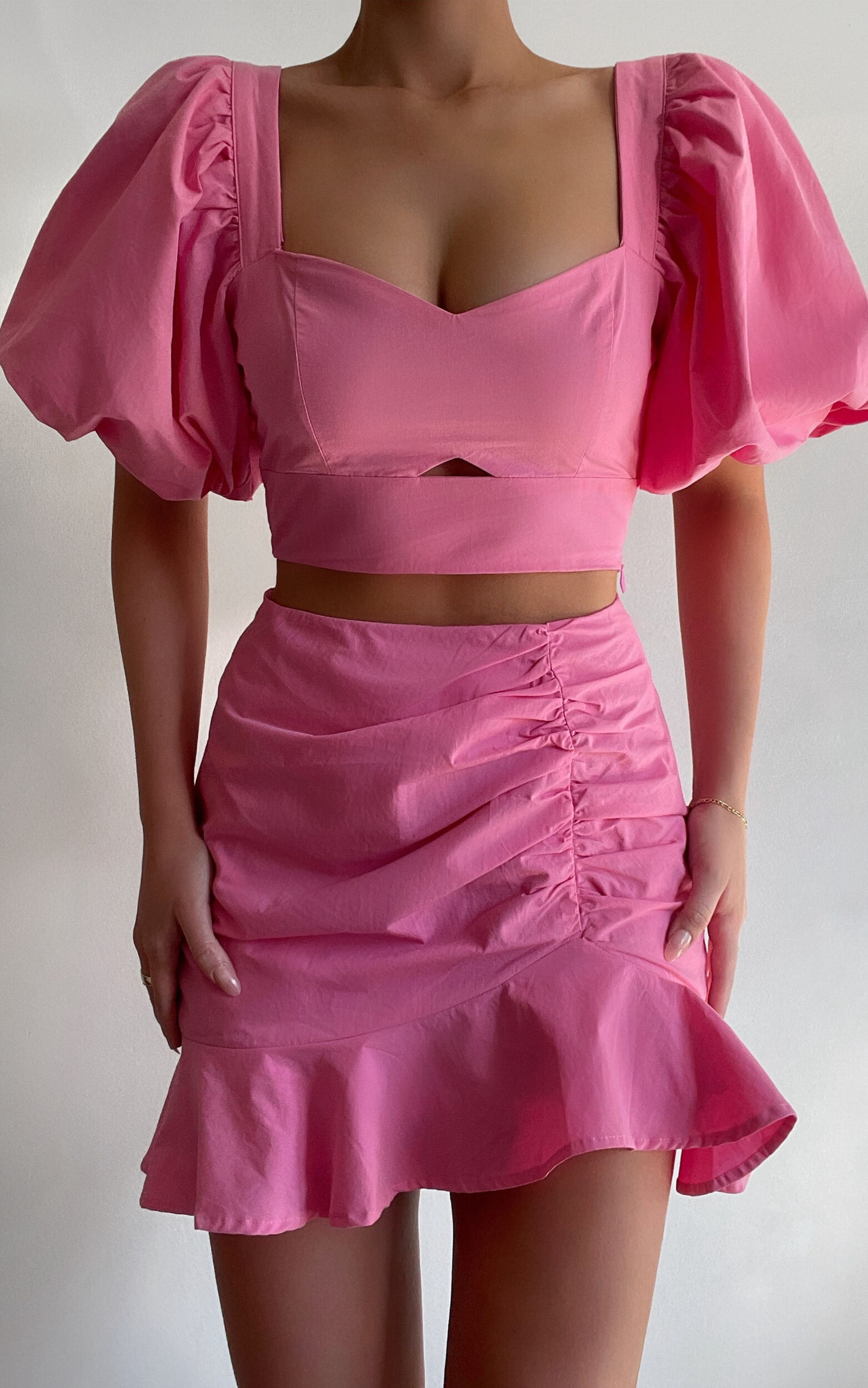 Astarte Two Piece Set - Puff Sleeve Crop Top and Ruched Mini Skirt Set in Bubblegum Pink - 06, PNK2
