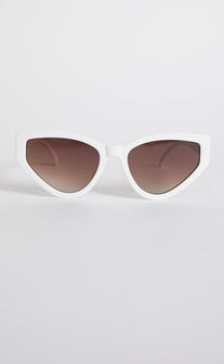 Peta and Jain - Lacey Sunglasses in White Frame / Brown Grad Lens