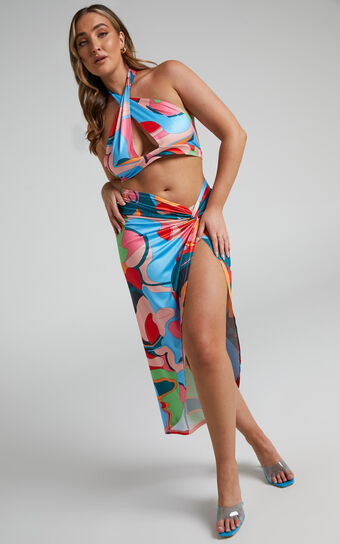 Girls From Venus Two Piece Set - Printed Halter Crop and Midaxi Skirt Set in Red/Green/Blue