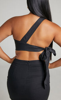 Amalie The Label - Lizzi Linen One Shoulder Tie Back Crop Top in Black