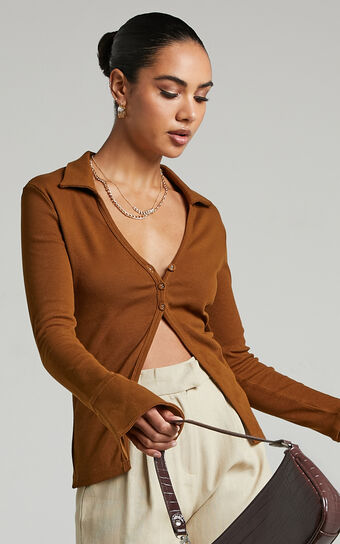 Amsu Top - Long Sleeve Button Up Top in Chocolate