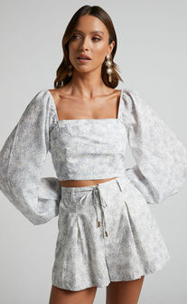 Amalie The Label - Corletta Panelled Puff Sleeve Top in Dolce Fleur