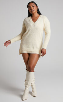 Ishani Oversized V Neck Sweater in Cream