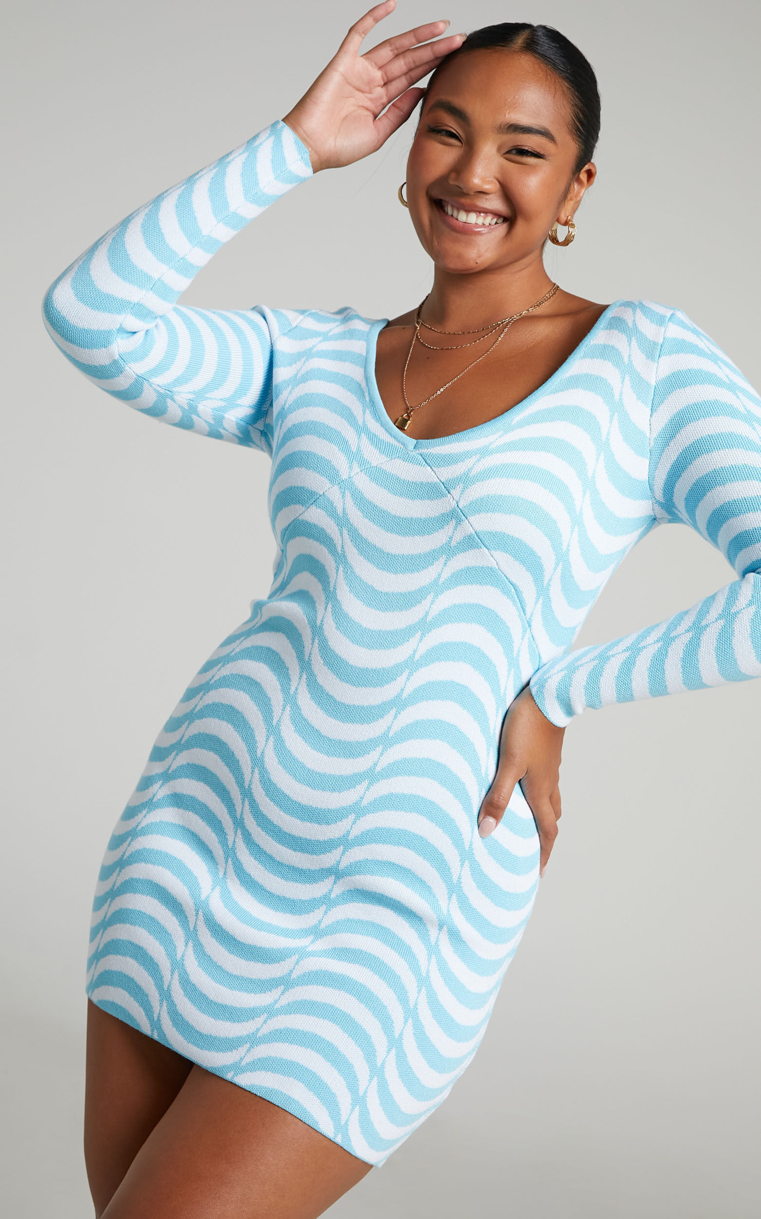 Lizia Intarsia V Neck Long Sleeve Bodycon Mini Dress in Wavy Stripe - 06, BLU1, super-hi-res image number null