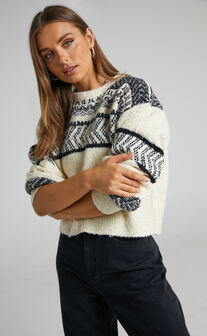 Lisenka patterned heavy weight knit jumper in Black/Cream