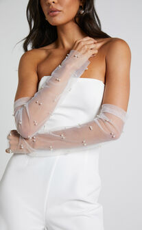 Dorina Gloves - Fingerless Pearl Detail Tulle Gloves in White