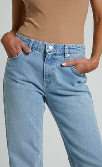 Riders By Lee - Mid Vintage Straight Jean in Summertime Blue
