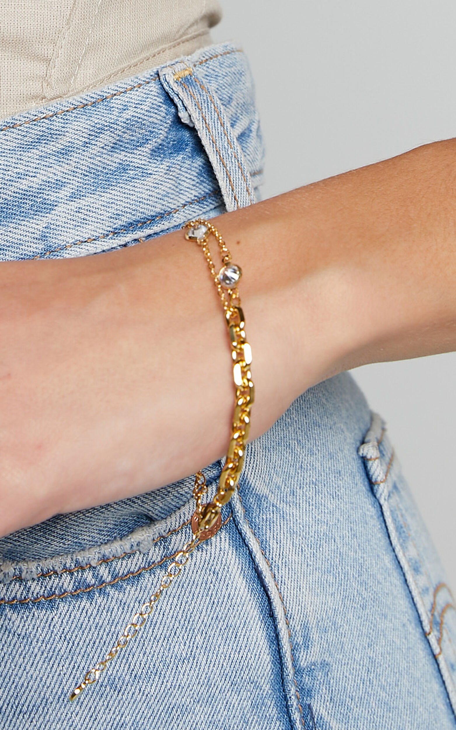 Aelin Bracelet - Diamante Contrast Chain Bracelet in Gold - NoSize, GLD1