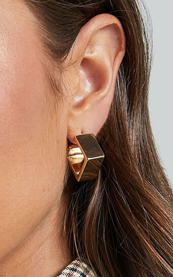 Sheela Hoop Earrings in Gold