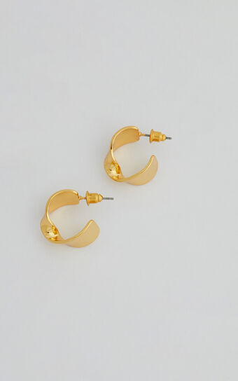 Trace Earrings in Gold