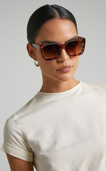 Peta and Jain - Edge Sunglasses in Tort/Brown Fade