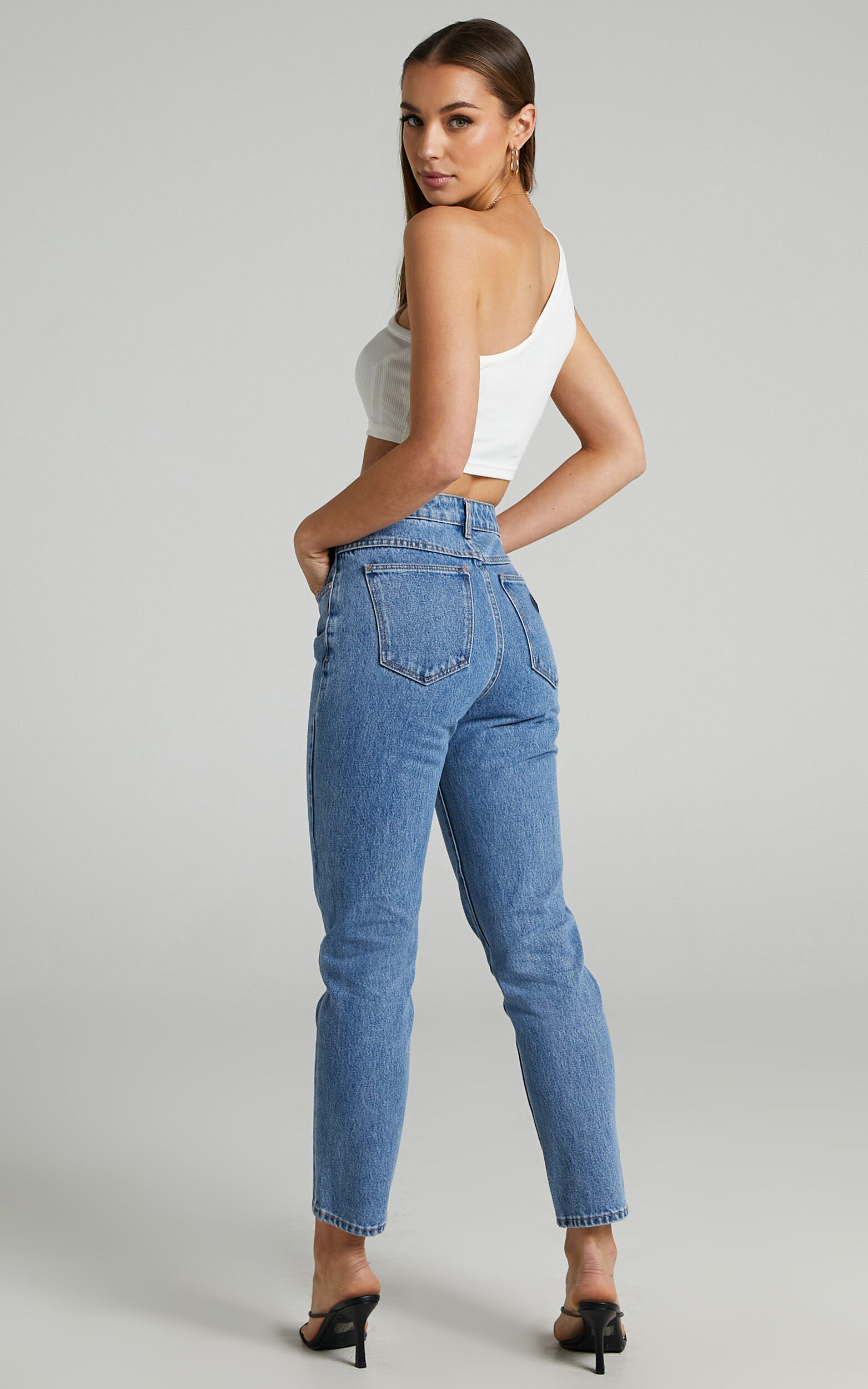 Abrand - A 94 High Slim Jean in Zoe Organic - 06, BLU1, super-hi-res image number null