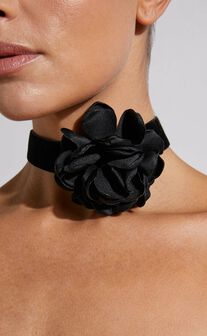 Nadia Rosette Choker Necklace in Black