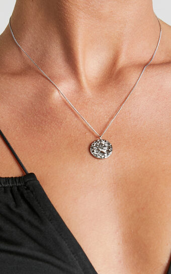 Infanta Necklace - Coin Pendant Necklace in Silver