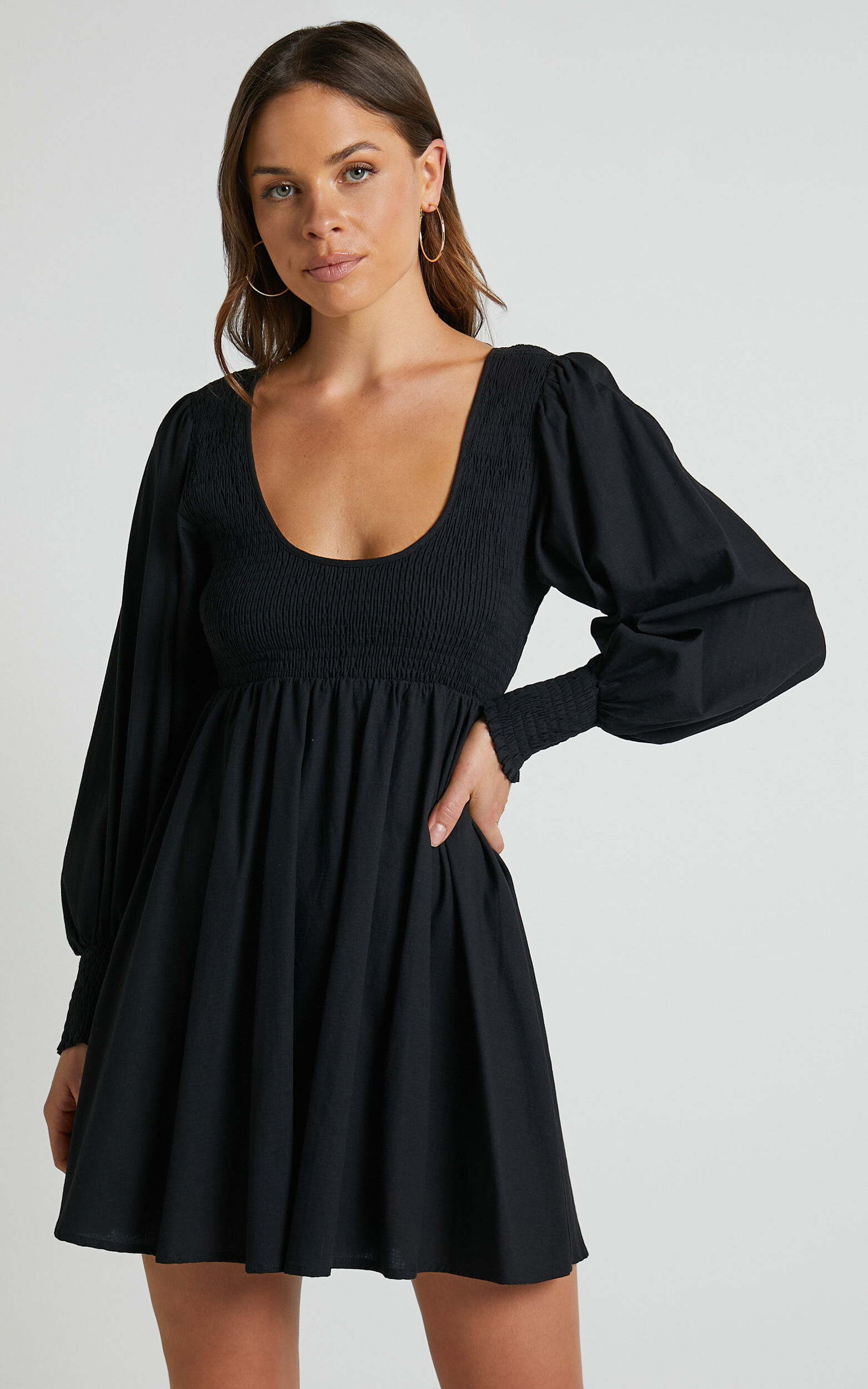 Valena Mini Dress - Shirred Scoop Neck Longsleeve A Line Dress in Black - 06, BLK1
