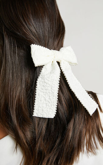Isla Pearl Textured Hair Bow in Cream