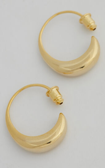 Pheba Earrings in Gold