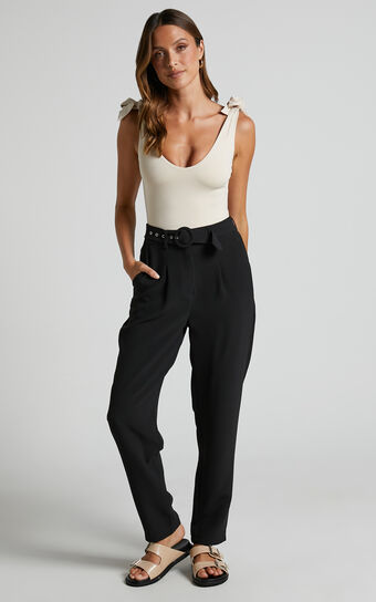 Reyna - High Waisted Tailored Pants in Black