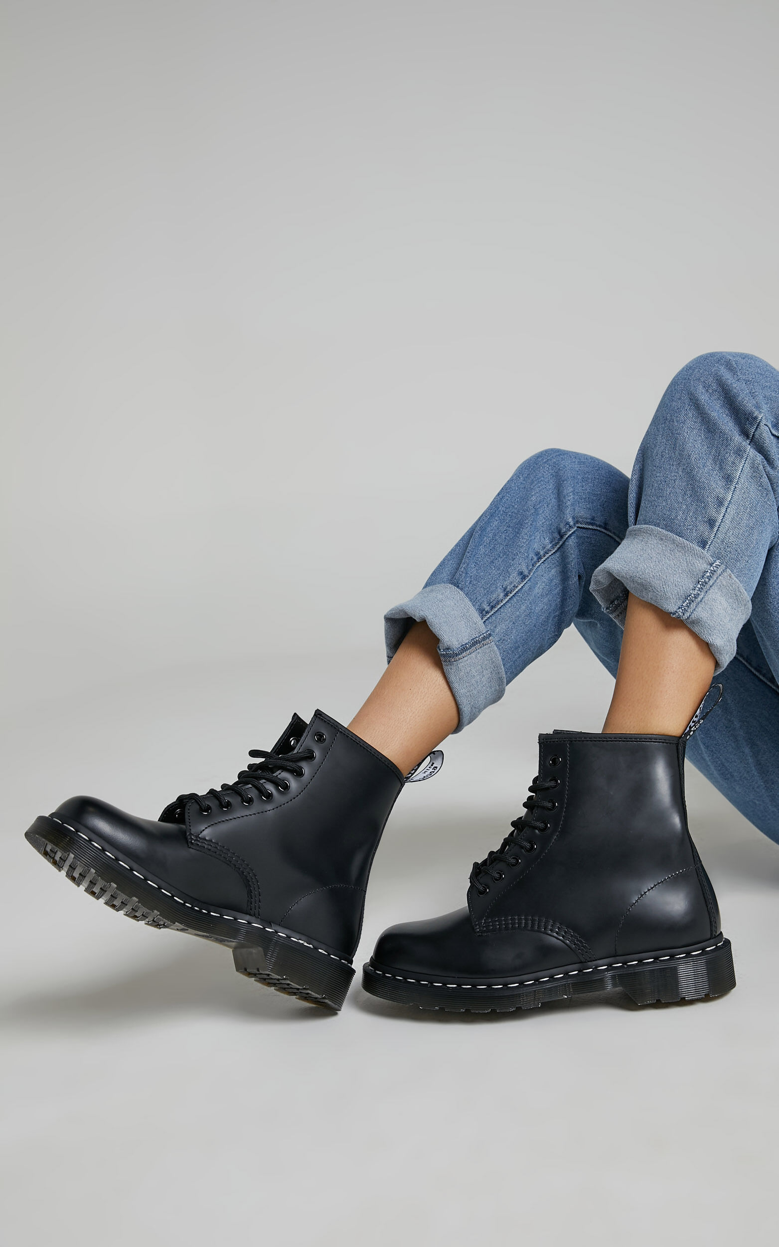 Dr. Martens - 1460 WS 8 Eye Boot in Black Smooth