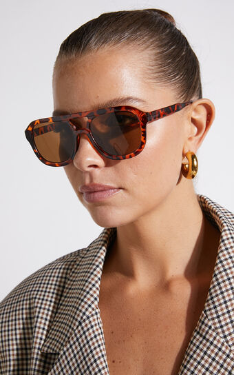 Helyn Sunglasses - Aviator Sunglasses in Tortoiseshell