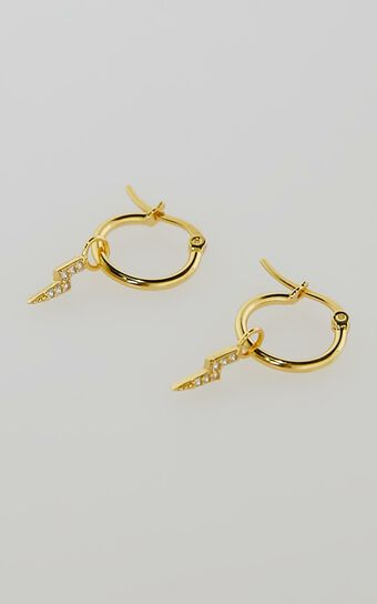 Izoa - Lightning Bolt Huggie Earrings in Gold