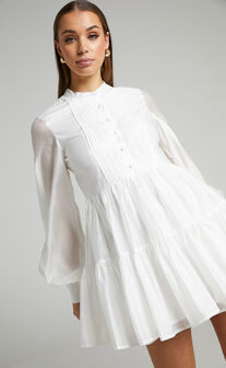 Kyra Pin Tuck Detail Tiered Shift Dress in Off White