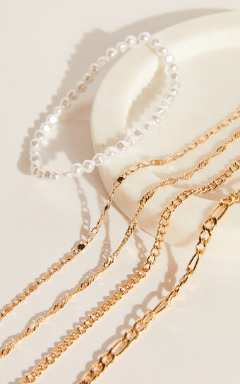 Samjana Multipack Bracelet Set in Gold and Pearl