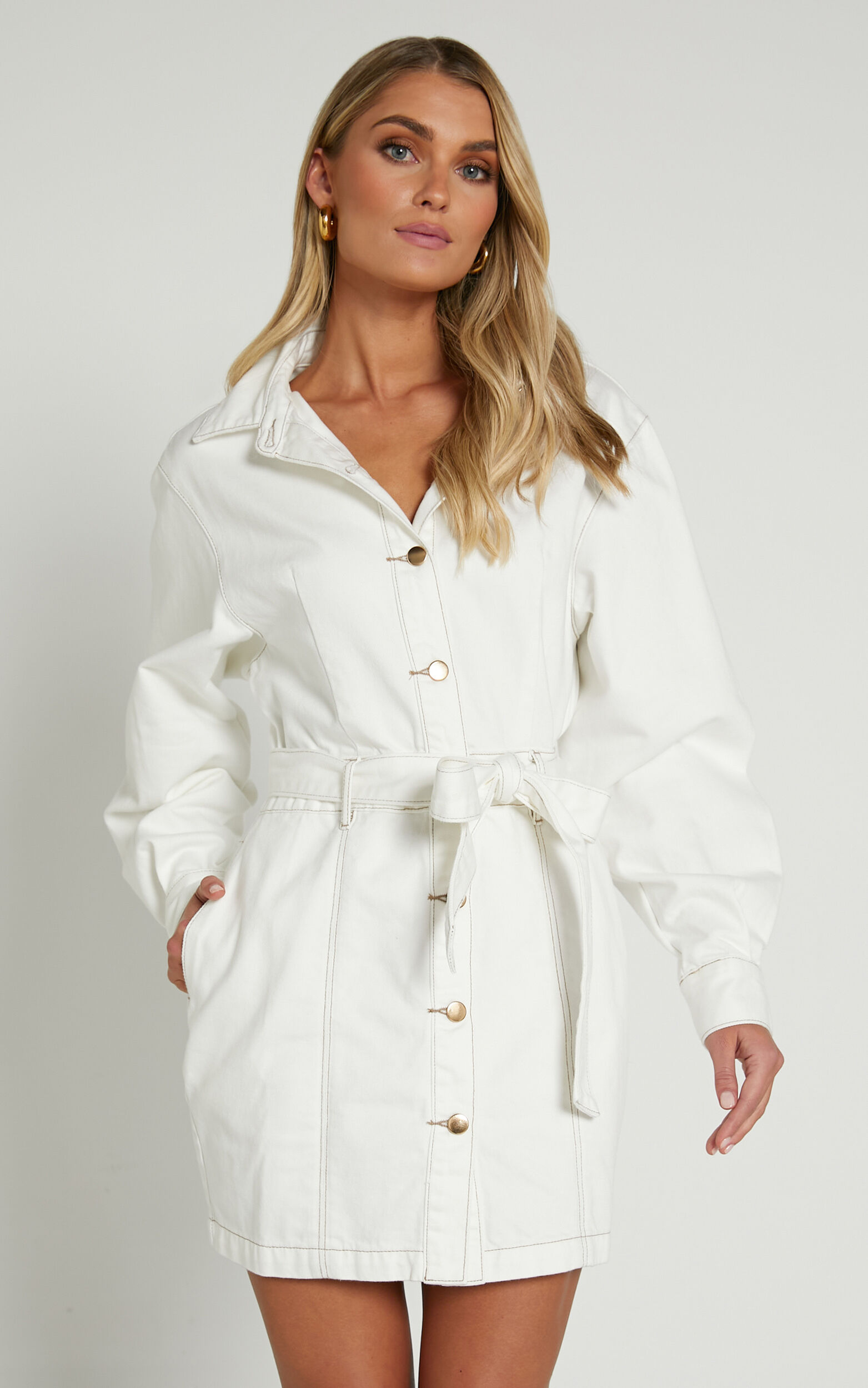 Desi Mini Dress - Long Sleeve Collared Button Through Denim Dress in Off White - 06, WHT1