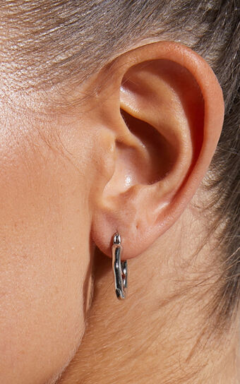 Peyton Irregular Oval Hoop Earrings in Silver