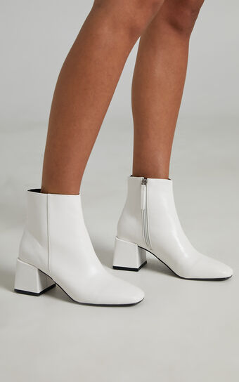 Therapy - Cole Boots in White