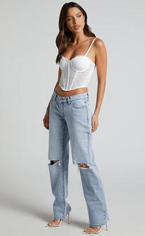 Abrand - A '99 Low Straight Joanne Rip Jeans in Distressed Light Denim