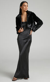 Roxnie Jacket - Cropped Faux Fur Jacket in Black