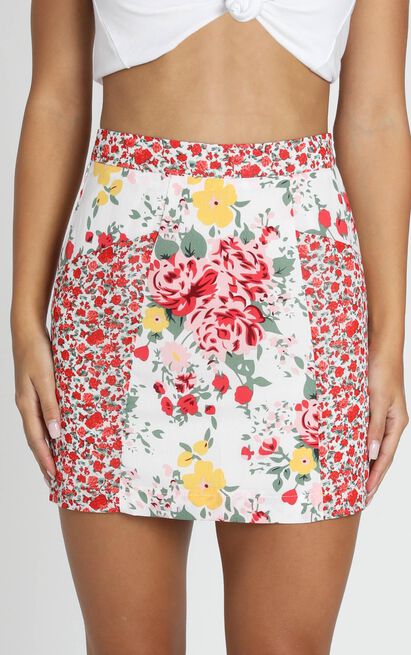 I'll Take Two Of That Mini Skirt In White Floral | Showpo