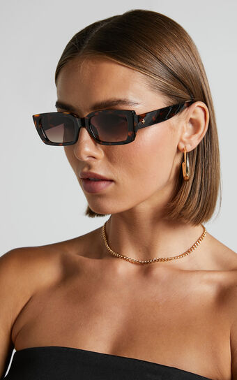 Peta and Jain - Lux Sunglasses in Tort Frame / Brown Grad Lens