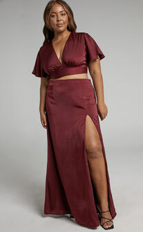 Kelcie Two Piece Set - V Neck Flutter Sleeves Crop Top and Thigh Split Maxi Skirt Set in Wine