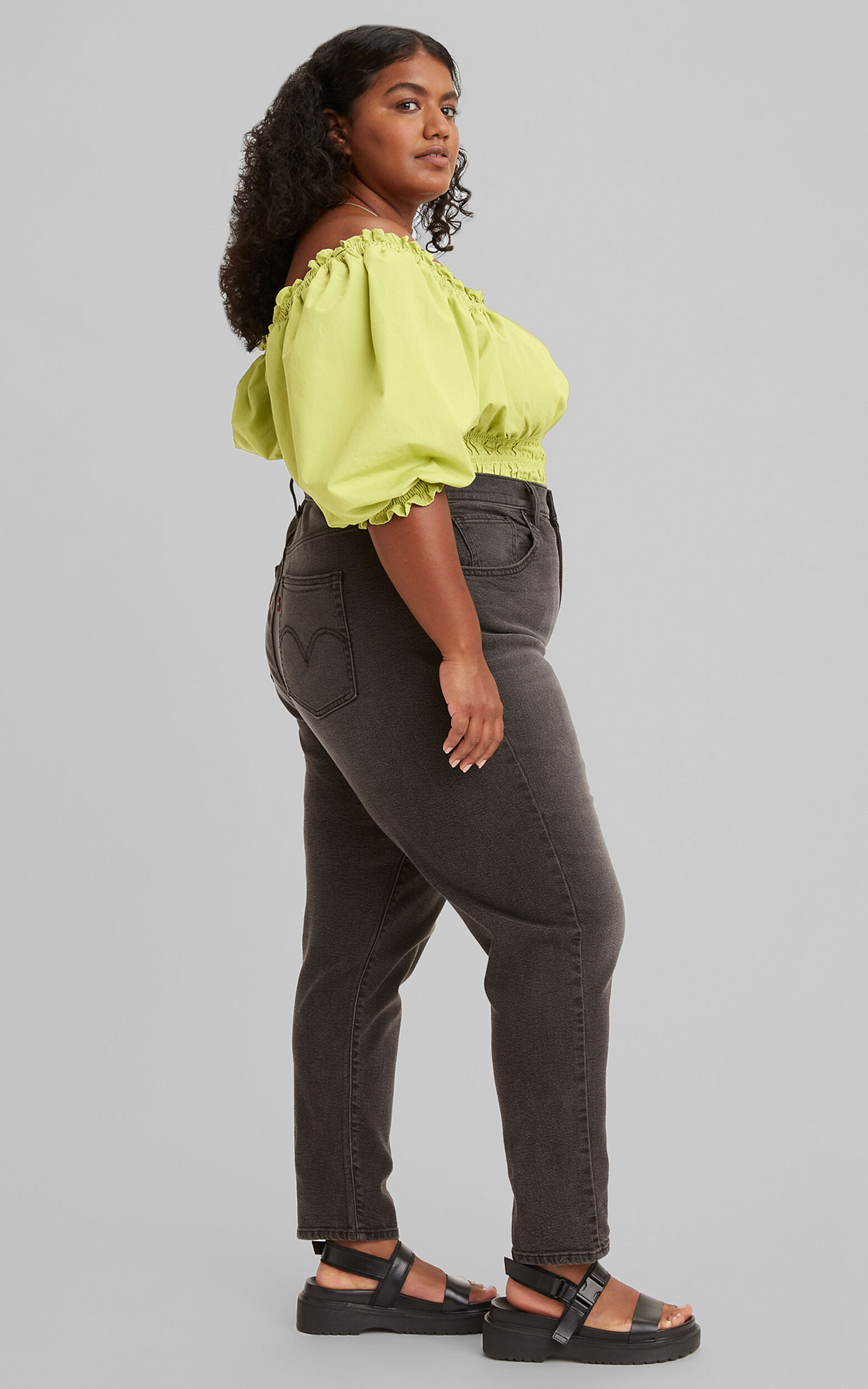 Levi's Curve - High Waisted Mom Jean in Say No Go - 16, BLK1, super-hi-res image number null