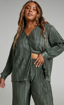 Beca Plisse Button Up Shirt in Olive