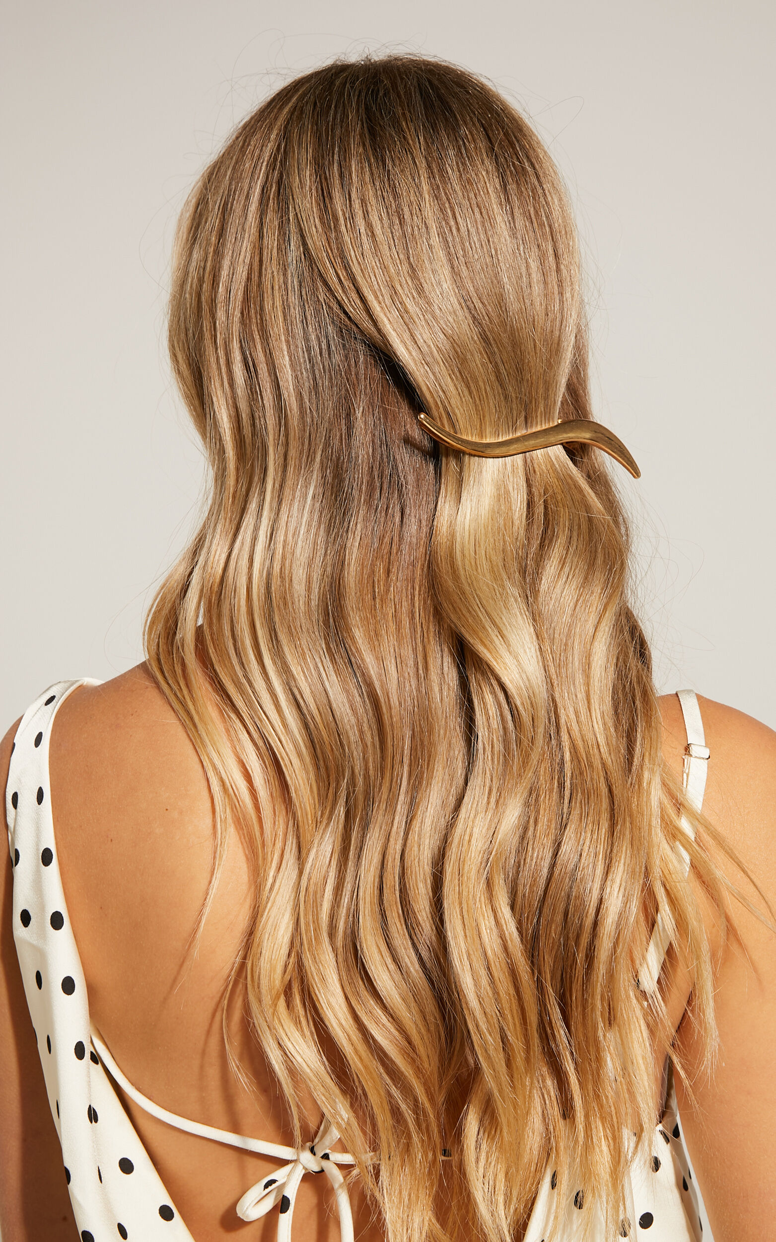 Femme Wave Hair Clip in Gold - NoSize, GLD1