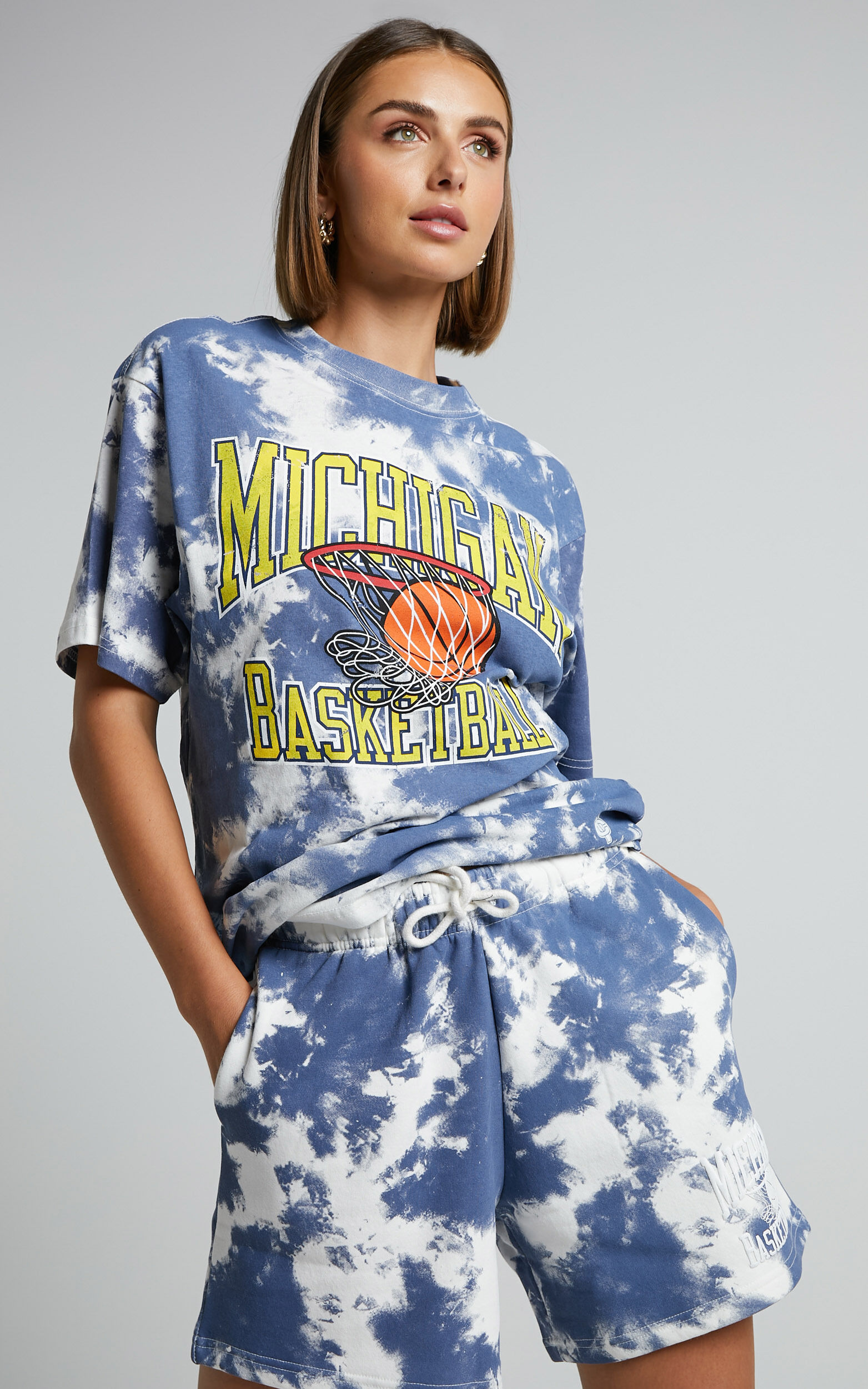 Mitchell & Ness - Michigan Basketball Tee in Blue Tie Dye - L, WHT1, super-hi-res image number null