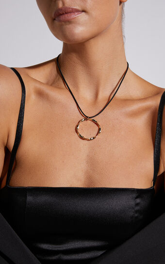 Maja Circle Rope Necklace in Gold