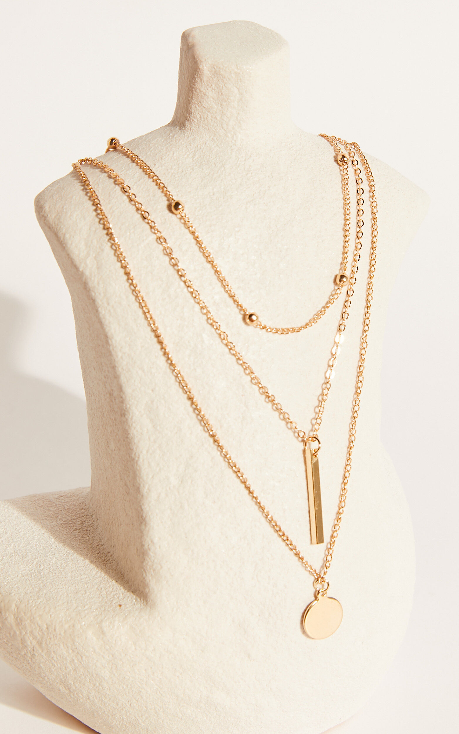 The Guest List necklace in Gold, GLD1