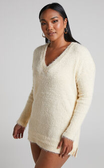 Ishani Oversized V Neck Sweater in Cream