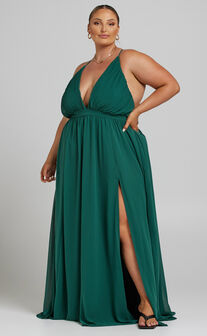 Shes A Delight Maxi Dress in Emerald