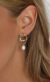 Flora Double Hoop Drop Earring in Gold And Pearl