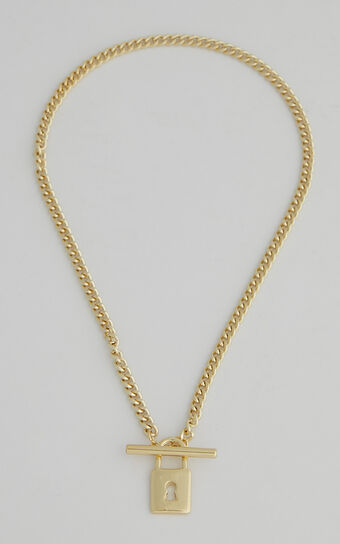 Darby Lock Necklace in Gold