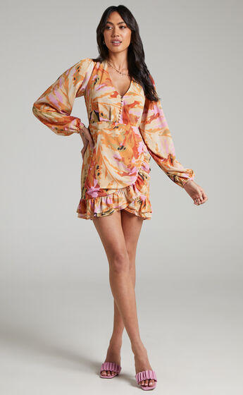Andire Long Sleeve Frilled Hem Wrap Dress in Abstract Palm