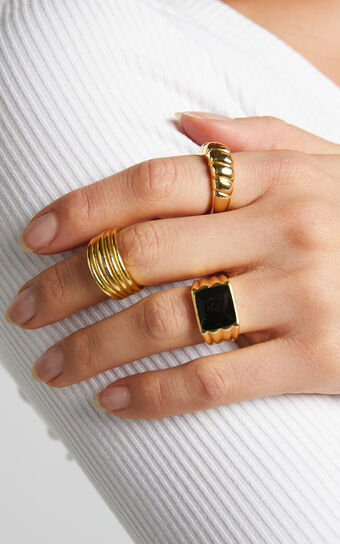 Collins 3 Pack Ring Set in Gold