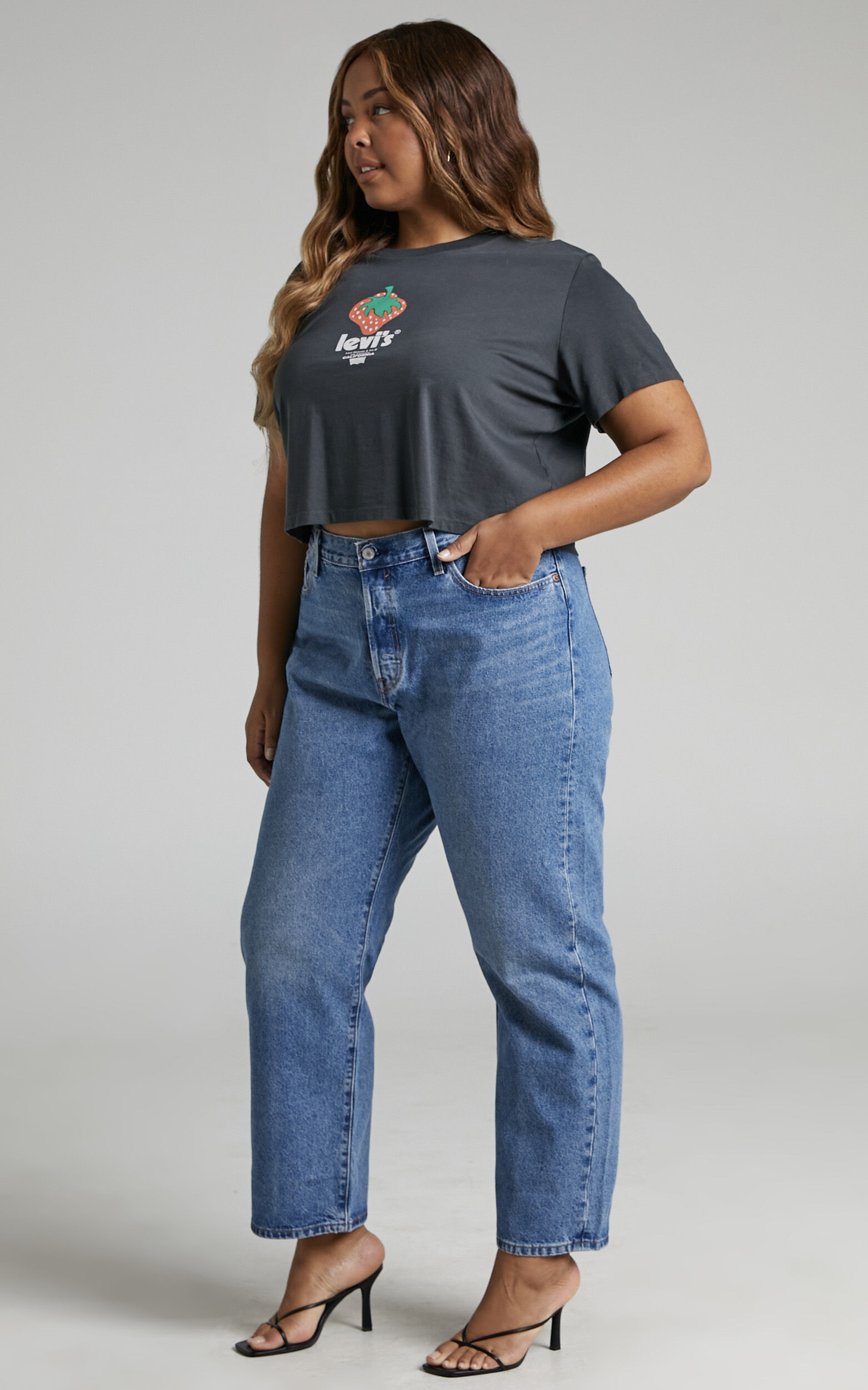 Levi's Curve - Strawberry Poster Logo Cropped Jordie Tee in Pirate Black - 16, BLK1, super-hi-res image number null