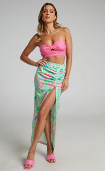 Eilly Maxi Skirt with Ruched Side Split in Neon Floral