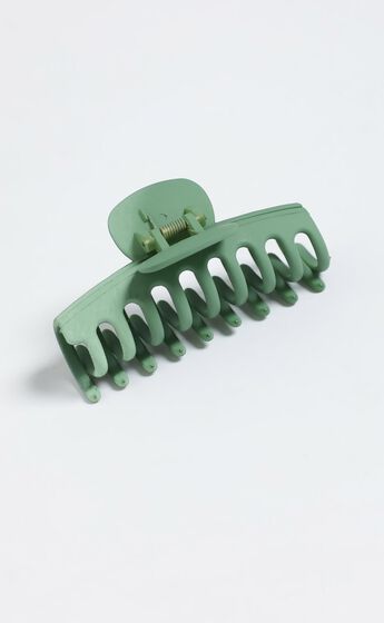 Bring It Back Hair Clip in Green